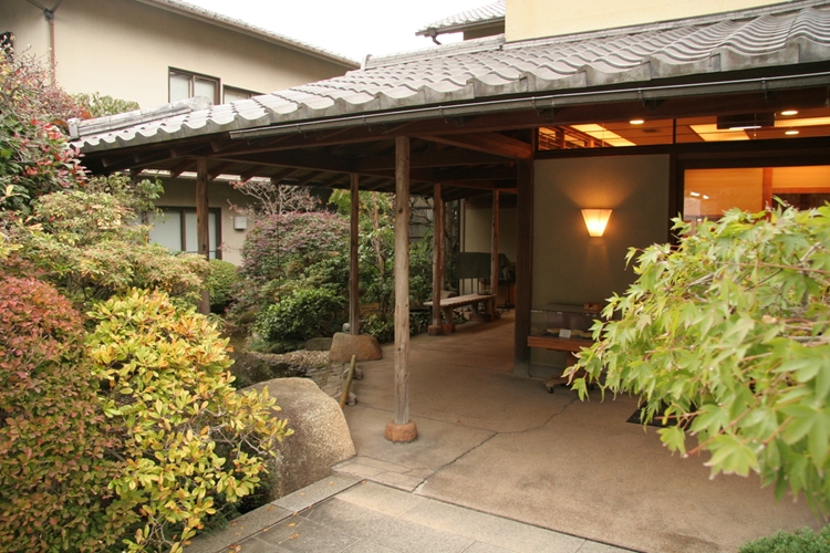 鎌倉 鉢の木（新館）