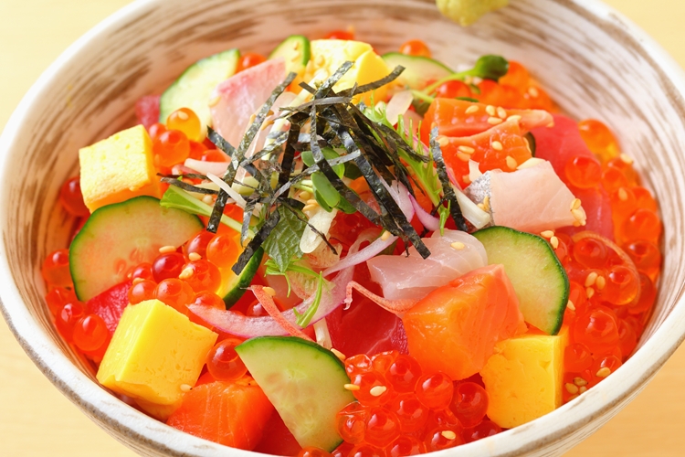 潮風料理　舵屋