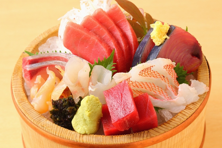 潮風料理　舵屋