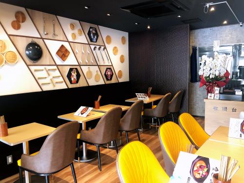 店内テーブル席