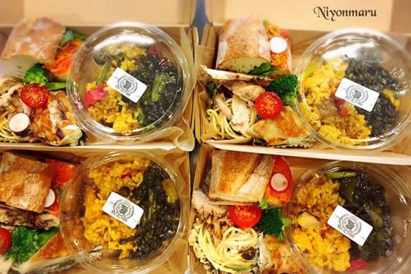 お洒落カフェや地元の人気店などが揃う