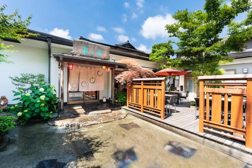 鶴岡八幡宮前の「季節料理あら珠」～庭園レストランで極上の料理に舌鼓