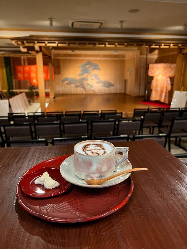 能舞台茶寮【神楽】　Nohbutai Cafe Kagura