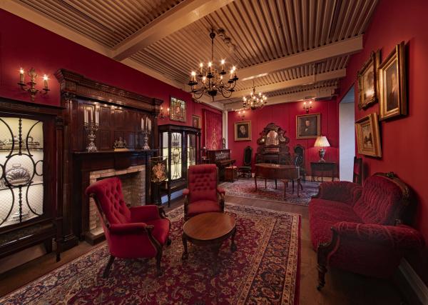 再現されたシャーロックホームズの部屋の写真