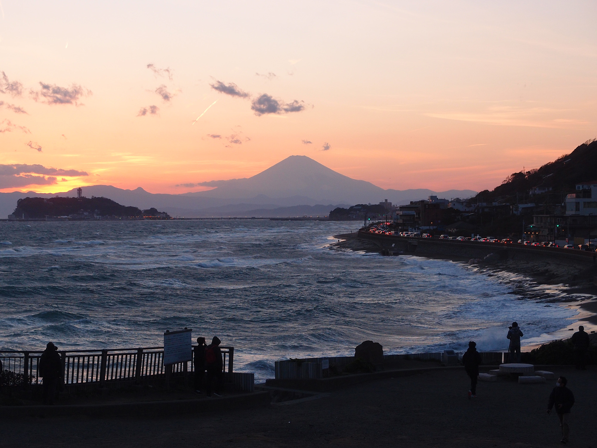 絶景の宝庫 鎌倉で いま見たいのはやっぱり富士山 鎌倉市観光協会 時を楽しむ 旅がある 鎌倉観光公式ガイド